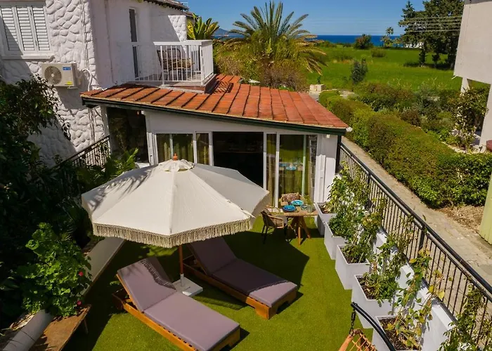 Apartmán Akamas Sunset Boho Chic Maisonette By One *